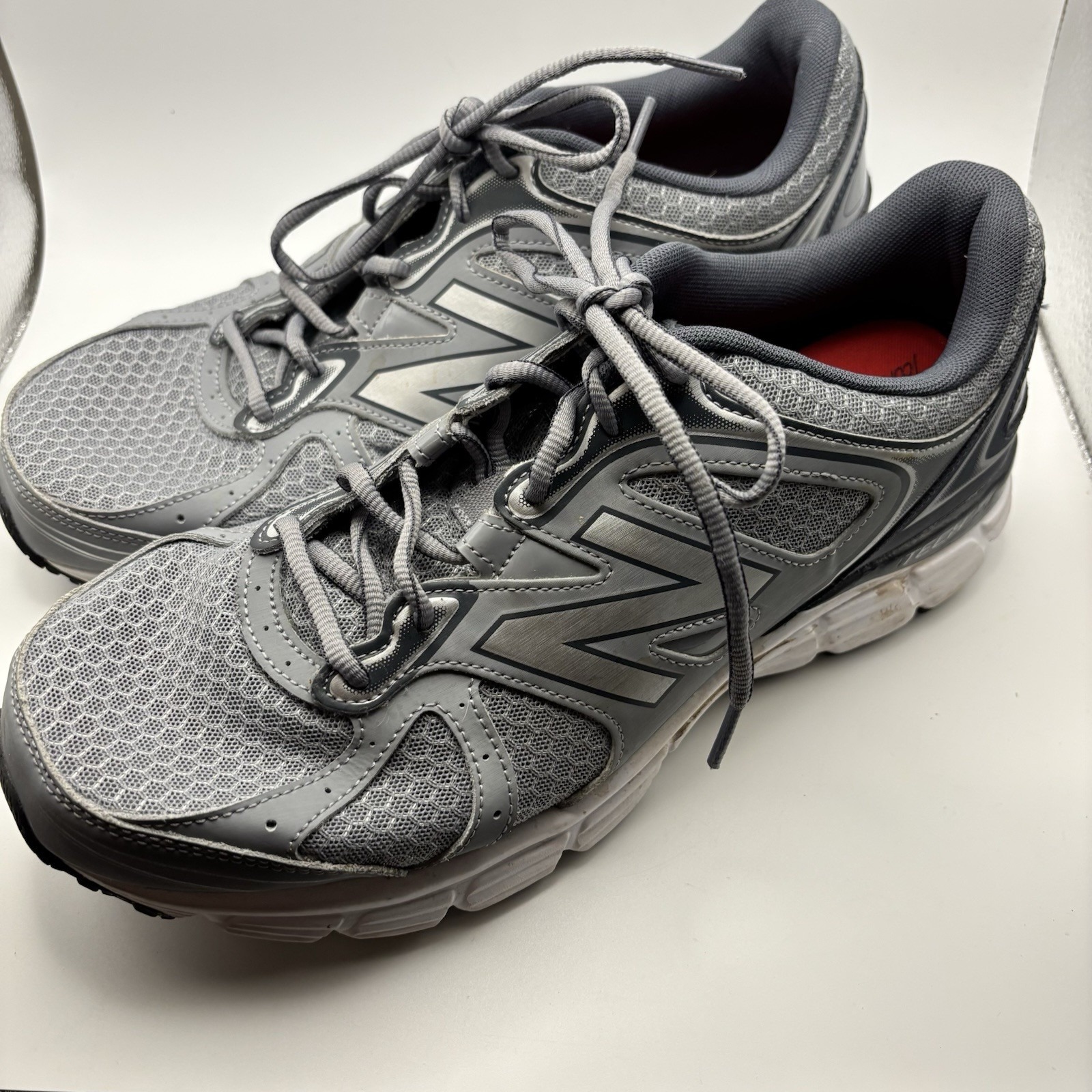 New Balance Men's Shoe 560 V6 Size 10.5 Sneaker Athletic Running Grey White
